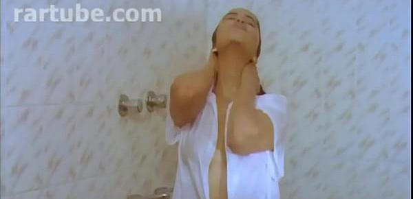  Mallu Glamour Hot Queen Reshma Full nude Bathing Scene
